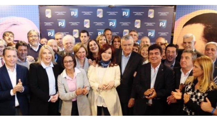 Cristina Kirchner participó de la Cumbre del PJ